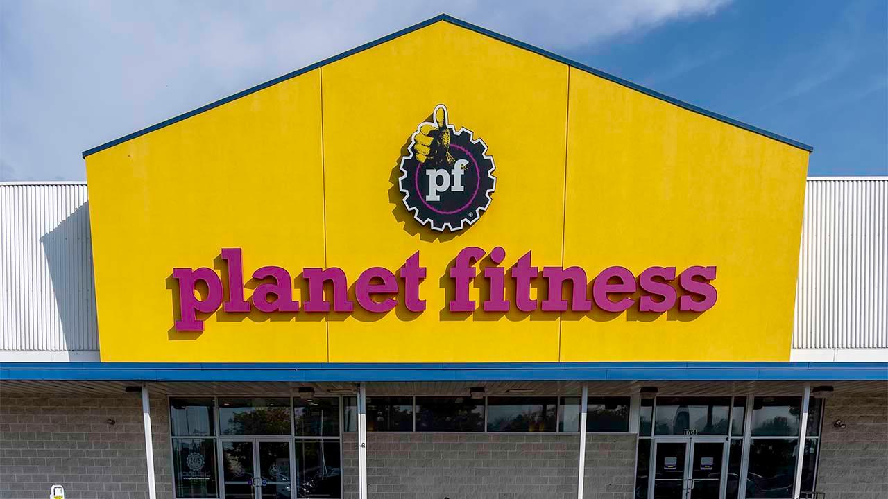 Planet Fitness CEO Chris Rondeau on getting customers and workers back into gyms safely and how the coronavirus is changing how Americans work out. 