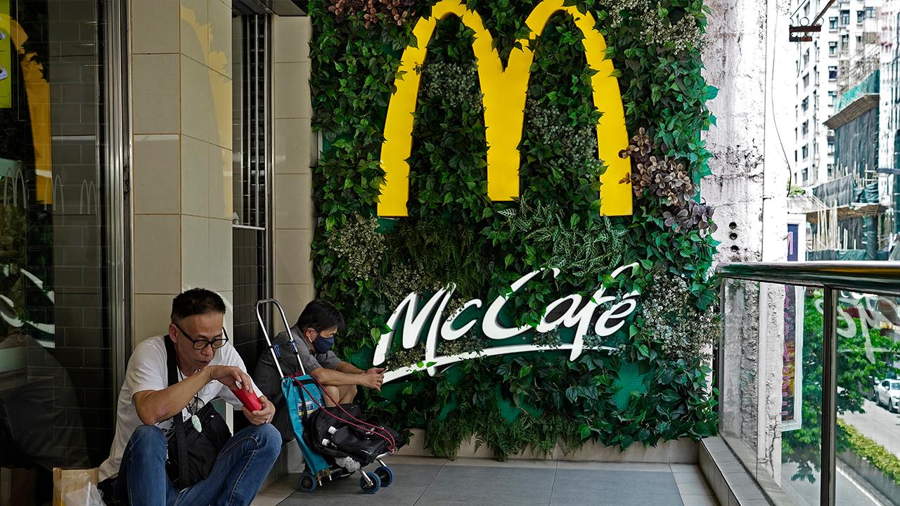 Former McDonald’s USA President and CEO Ed Rensi discusses fired McDonald’s CEO Steve Easterbrook, federal relief for the restaurant industry and liability protections for small businesses. 