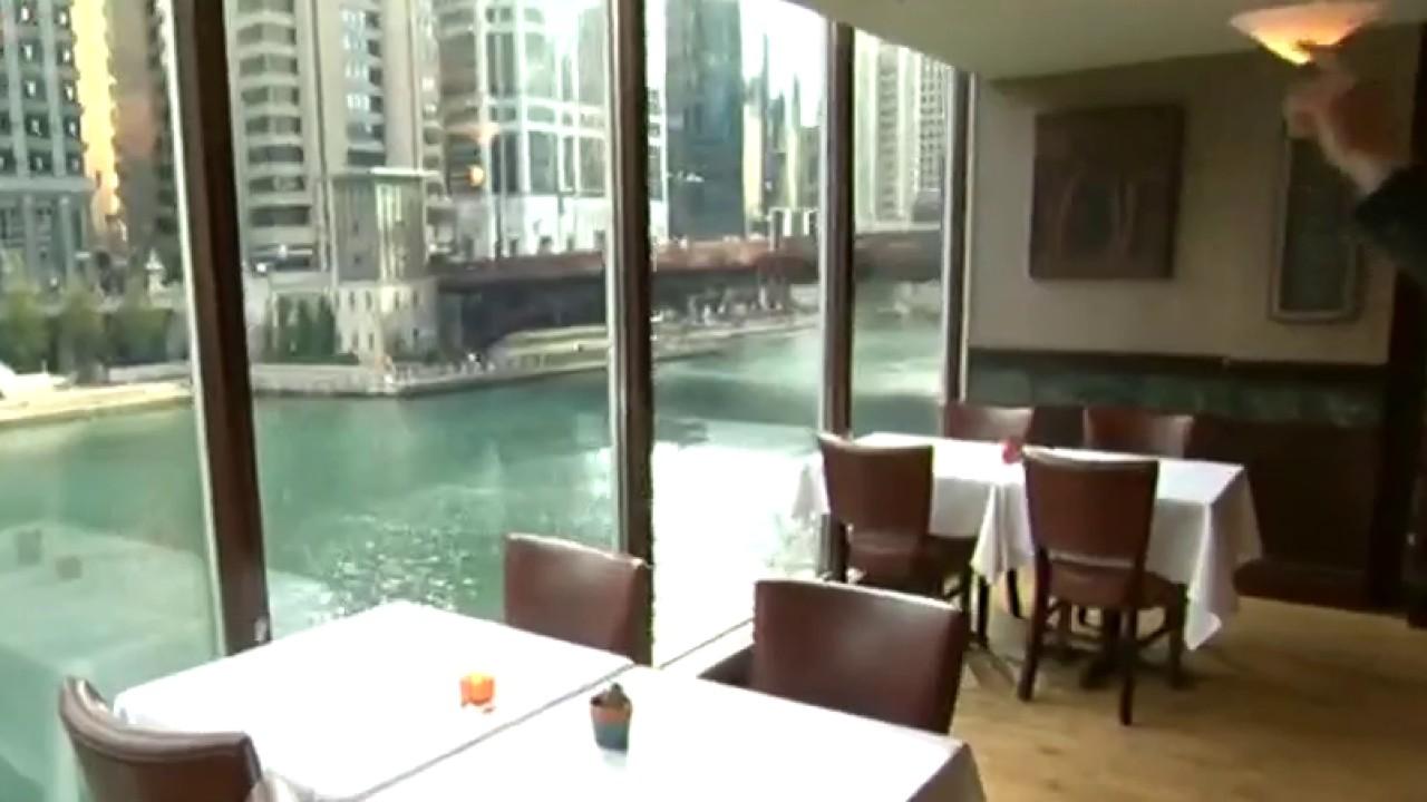 Smith &amp; Wollensky steakhouse in Chicago has shifted operations to give remote workers a place to work and eat to in order to drive business amid the coronavirus pandemic. FOX Business’ Jeff Flock with more.
