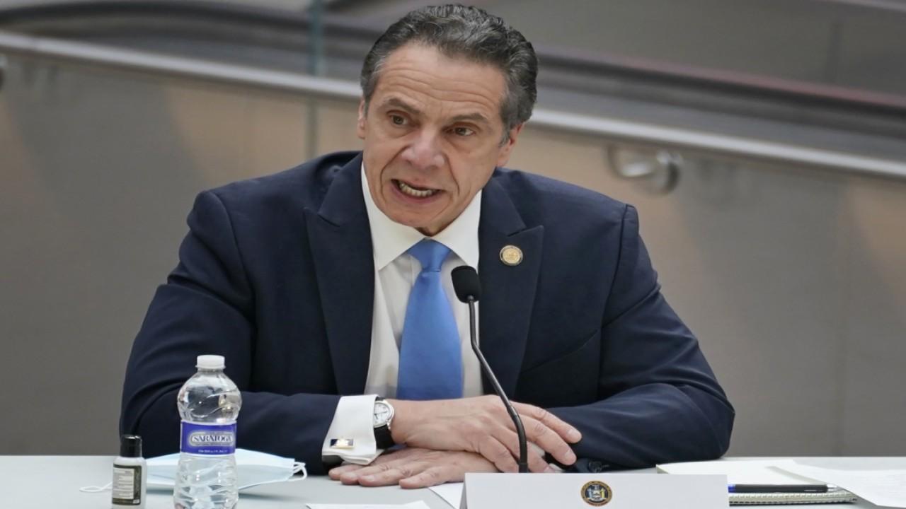 Gov. Cuomo is embracing the legalization of sports betting in an effort to bring more money into New York. FOX Business' Kristina Partsinevelos with more.